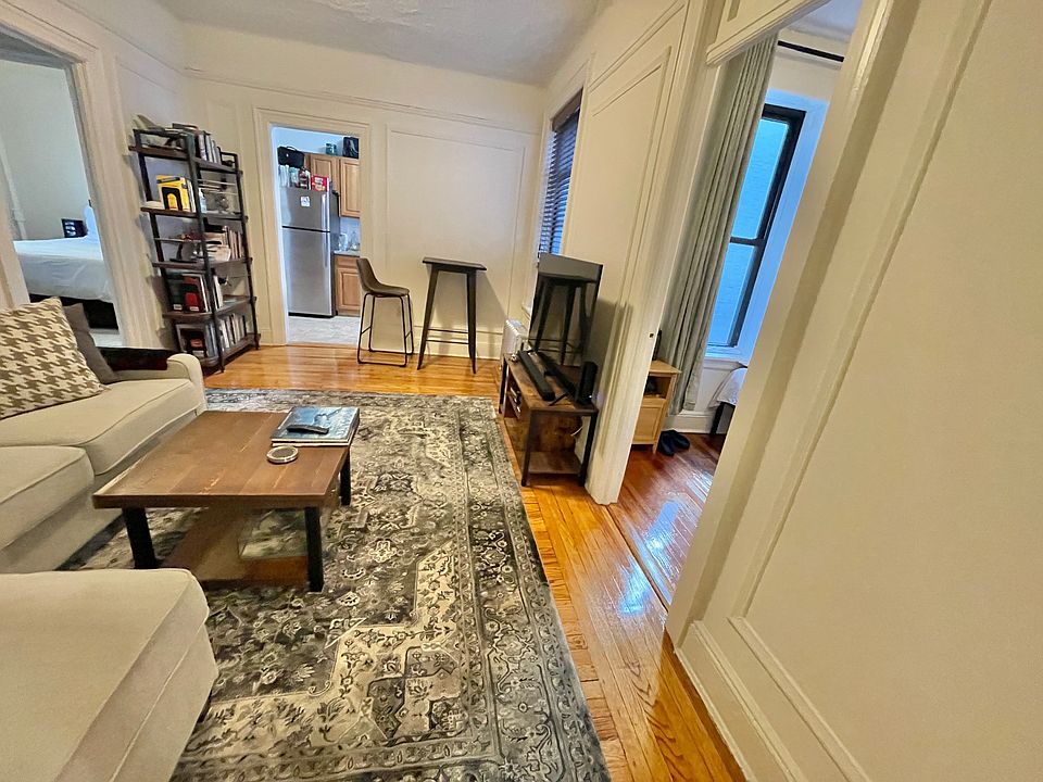 1st image of 3114 35th St APT 1D