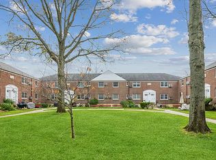 255-12 61st Ave #2, Little Neck, NY 11362