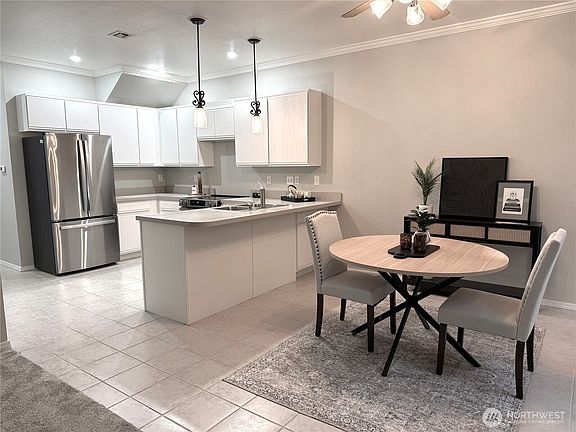 4th image of 278 NE Deccio Road