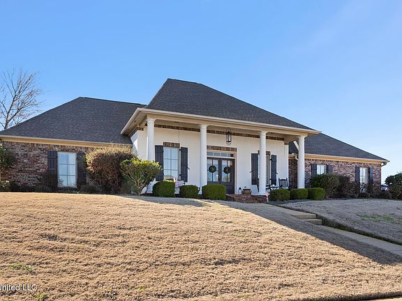 3rd image of 300 Deer Holw