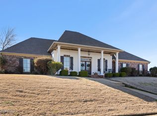 300 Deer Holw, Brandon, MS 39047