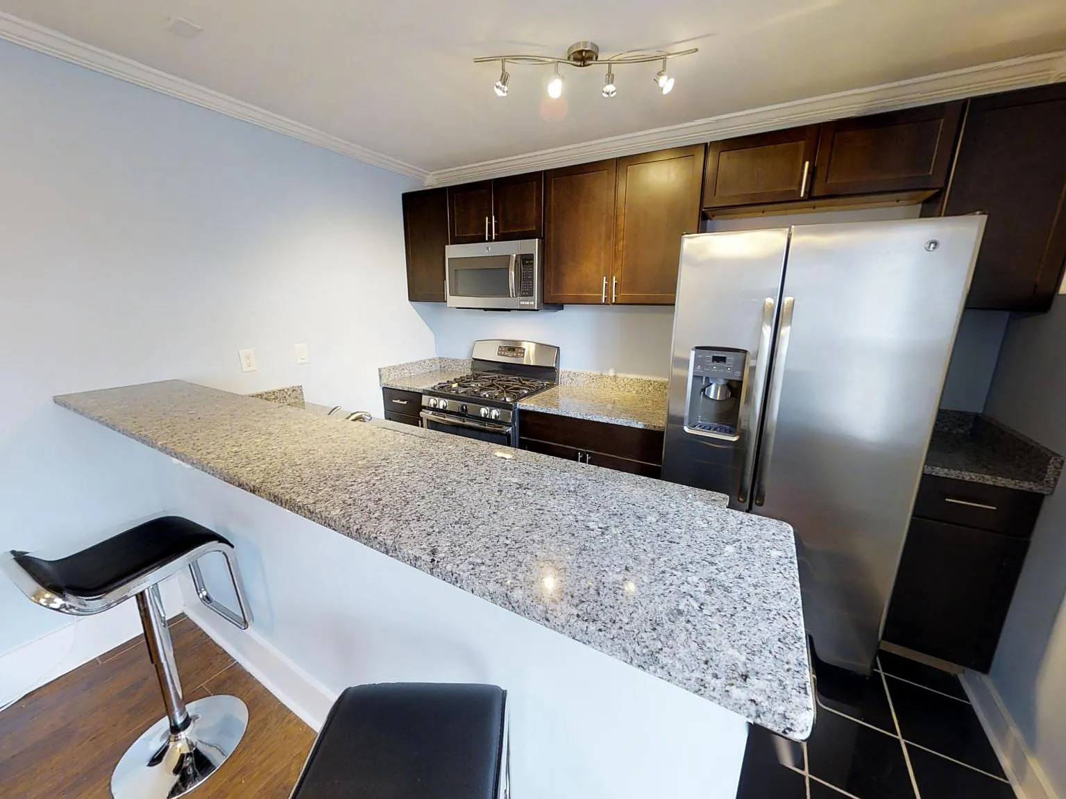 2 bed, $1,700 — Photo 3