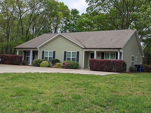 2nd image of 128 Mackwood Rd