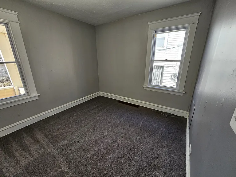 11008 Kinsman Rd — Photo 11