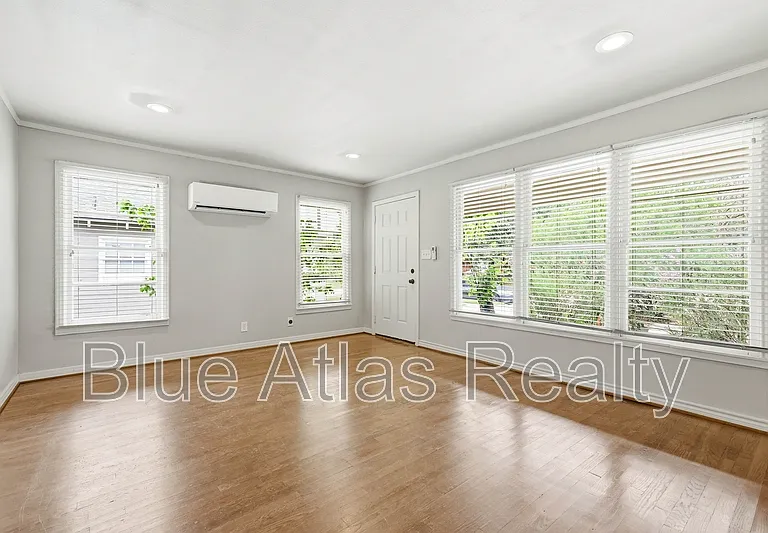 3643 Lafayette Ave #1 — Photo 3