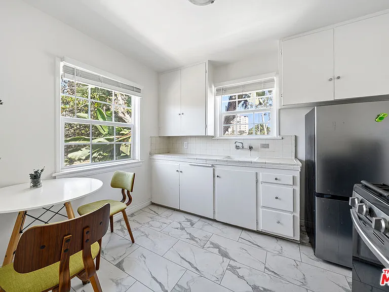 1238 S Beverly Glen Blvd #9 — Photo 7