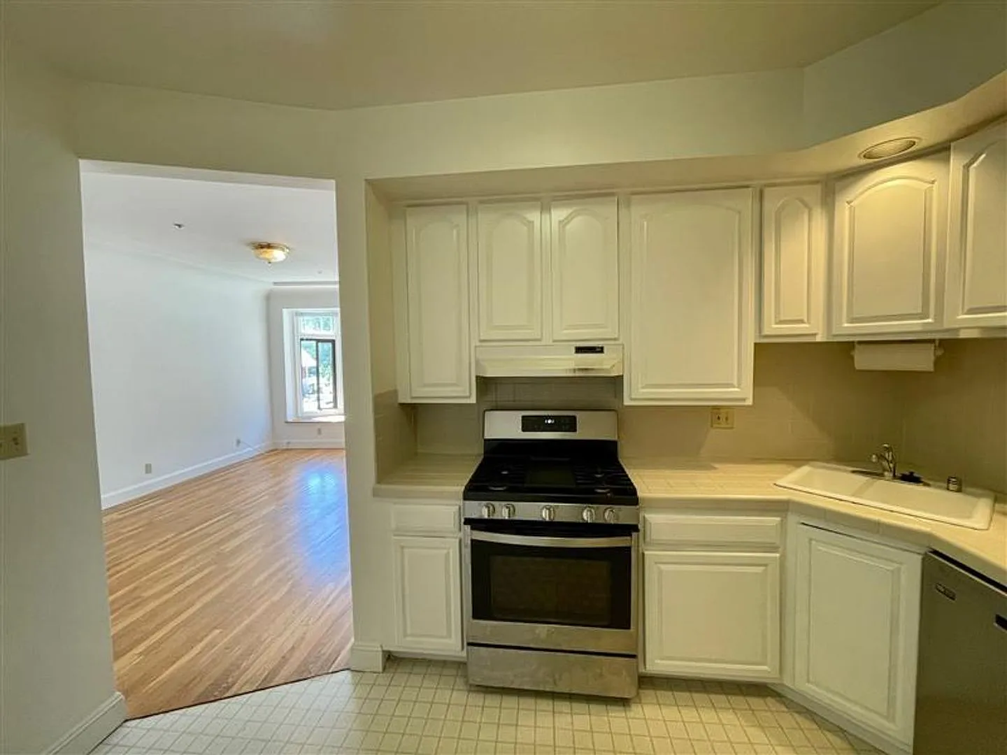 3100 Fulton Street (1025r) — Photo 4