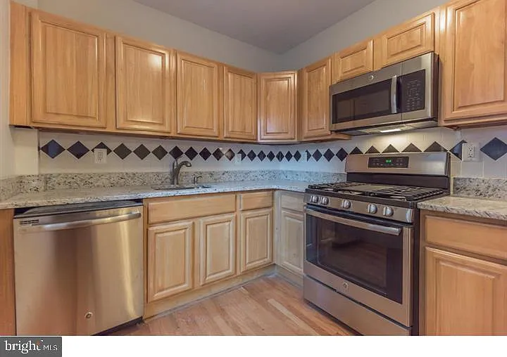 2130 Locust St #A3 — Photo 9