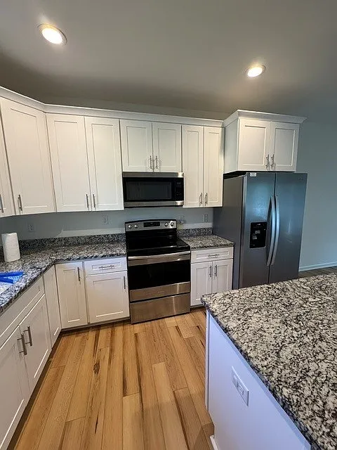 3 bed, 1420 sqft, $2,200 — Photo 3