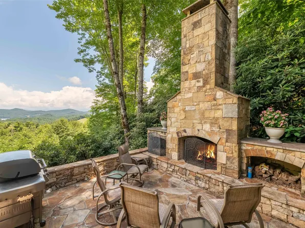 126 Ridges Loop, Cullowhee, NC 28723