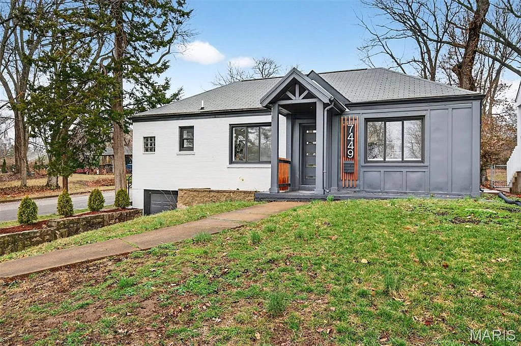 7449 Wayne Ave photo 1