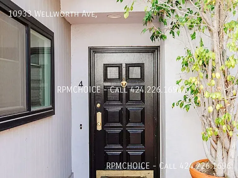 10933 Wellworth Ave — Photo 6