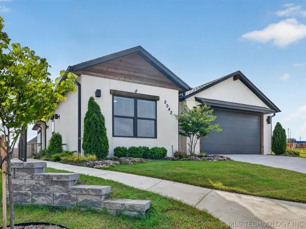 2042 E 130th St S, Jenks, OK 74037