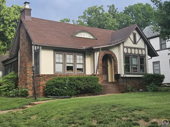 1322 SW Collins Ave, Topeka, KS 66604