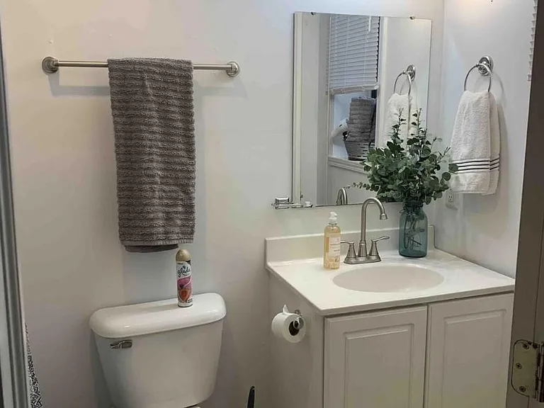 501 N Neil St #4 — Photo 8