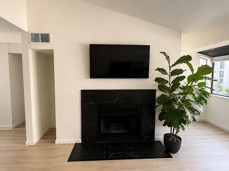 1814 K St #L3 — Photo 4