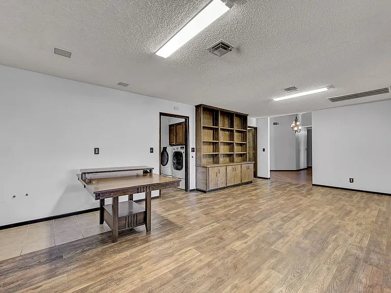 6975 Obannon Dr — Photo 10