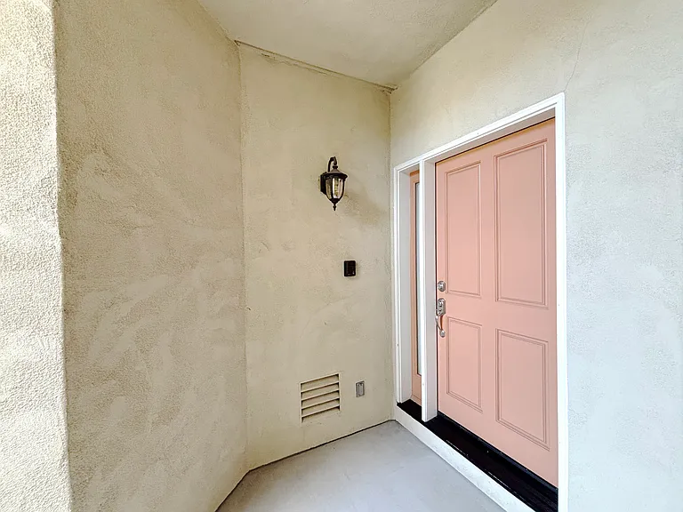 3810 Peebles Pl — Photo 2