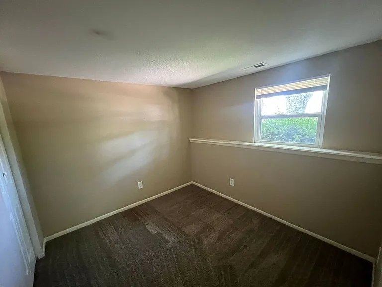 201 NE Westwind Dr #A — Photo 15