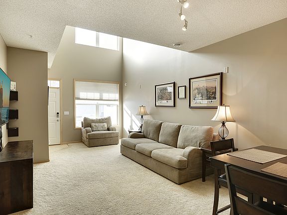 4th image of 1601 Woodlynn Ave E #2