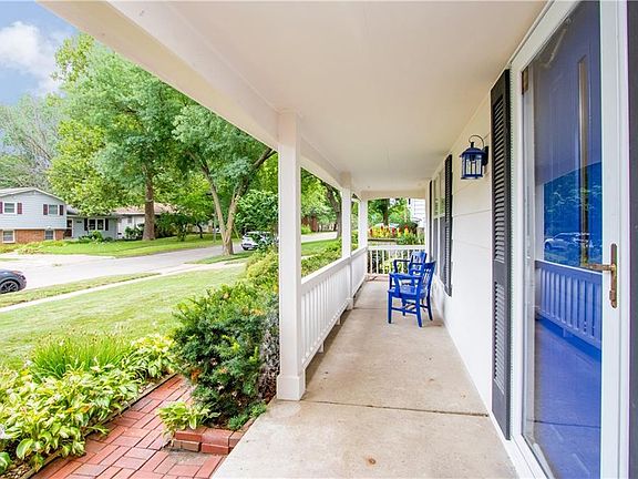 3rd image of 3509 Ashwood Dr