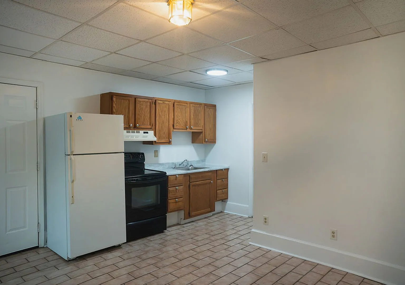 415 Wyandotte Street — Photo 3