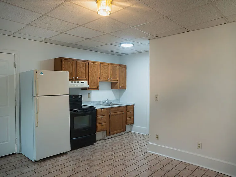 415 Wyandotte Street — Photo 3