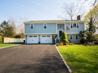 18 Michael Dr, Bristol, RI 02809