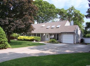 4 Chambers St, Coram, NY 11727