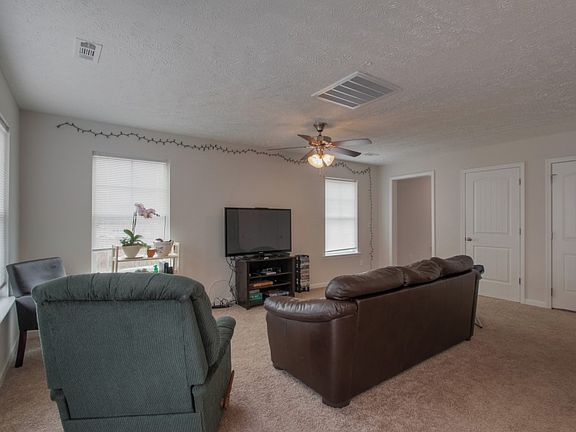 4th image of 2630 Lakevilla Dr