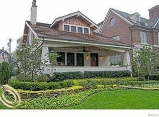 544 Henrietta St, Birmingham, MI 48009