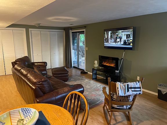 3rd image of 1306 E Sara Ln #1