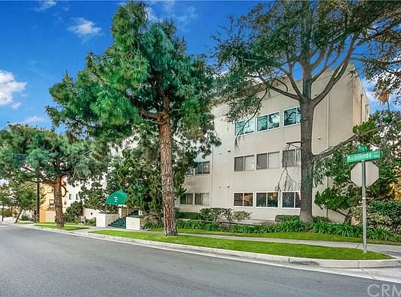 3rd image of 1015 N Michillinda Ave APT 104