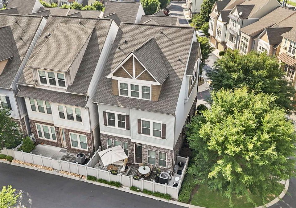 1st image of 454 Cranleigh Ridge Se