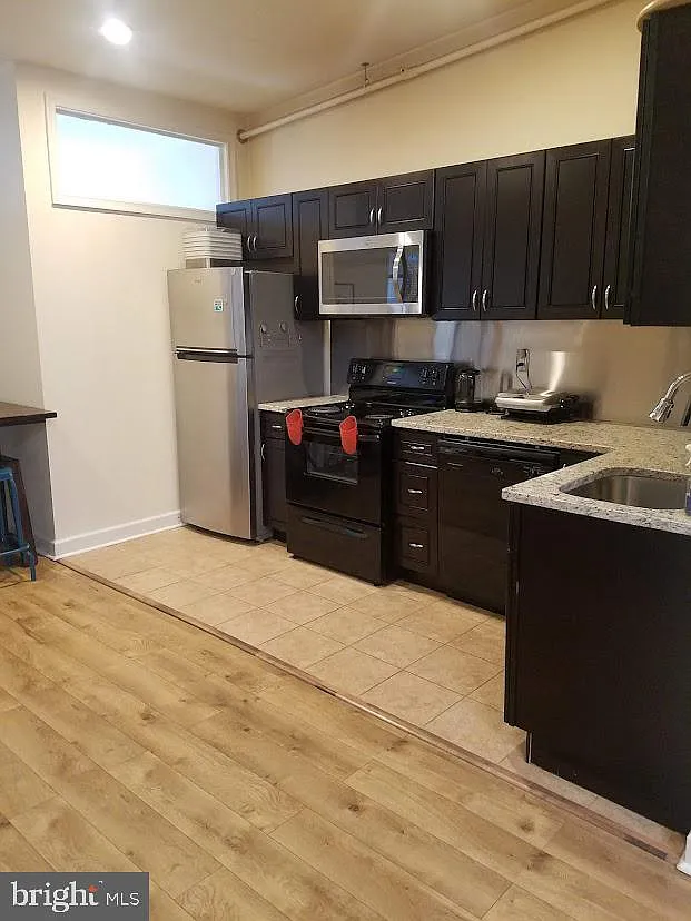 1 bed, 750 sqft, $1,700 — Photo 2