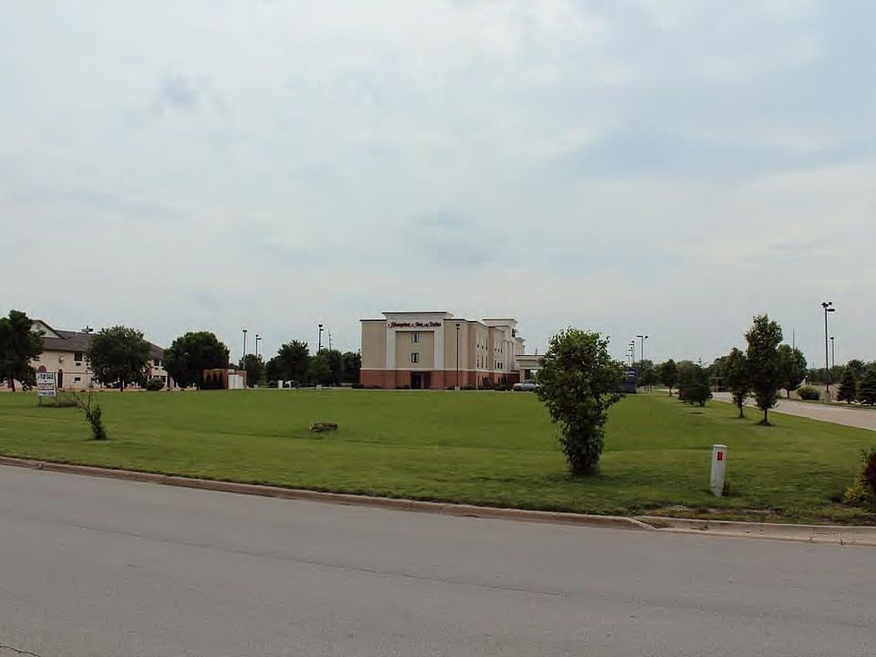 1st image of 310 Eastgate Dr