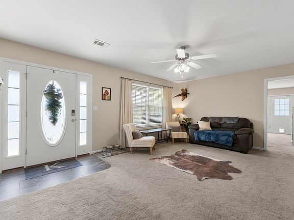 4th image of 1909 Pleasant Run Rd