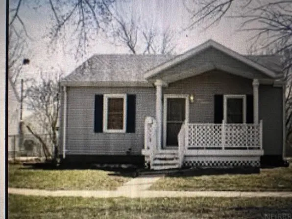 1100 Cornwall Ave, Waterloo, IA 50702