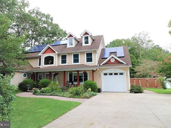 2nd image of 233 Quail Ln N