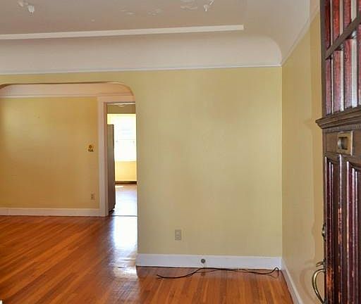 3rd image of 54 Glendale Ave