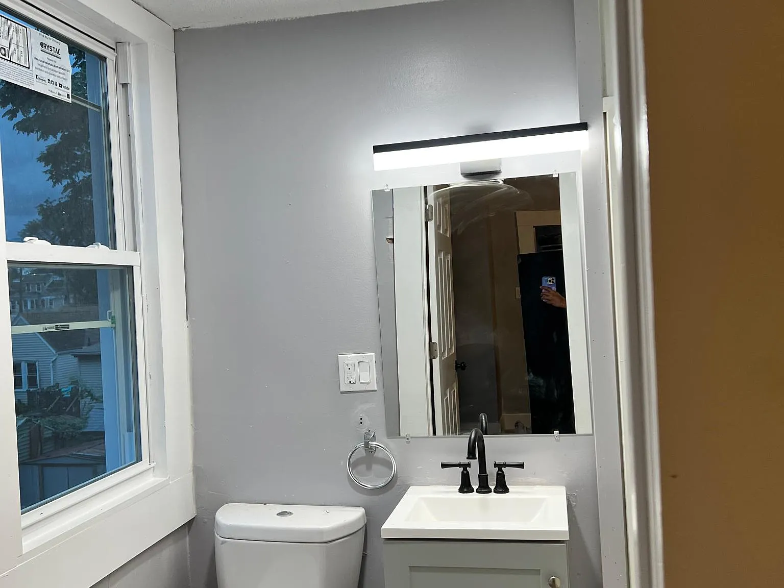 5 bed, 2500 sqft, $3,075 — Photo 4