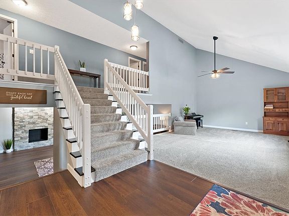 5th image of 135 Timberwind Ln