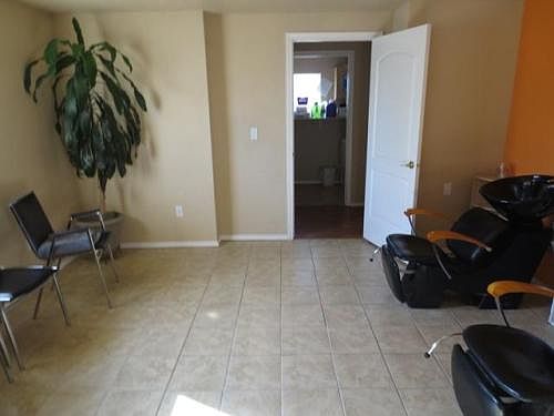 5th image of 3615 S Lake Ave