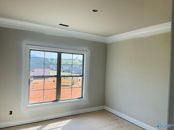 5th image of 230 Midland Dr