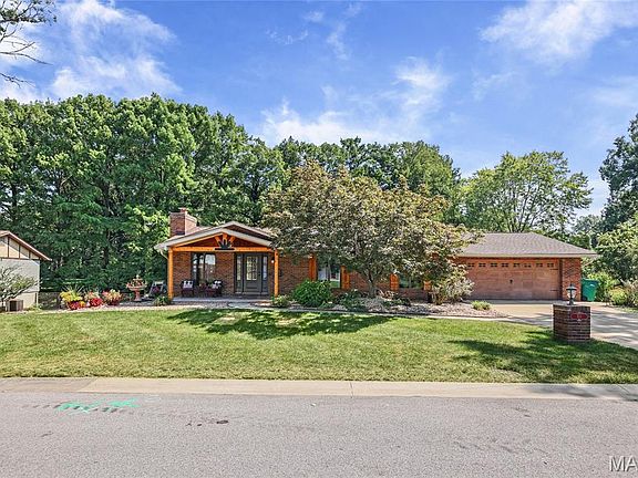 3rd image of 511 Rebecca Dr