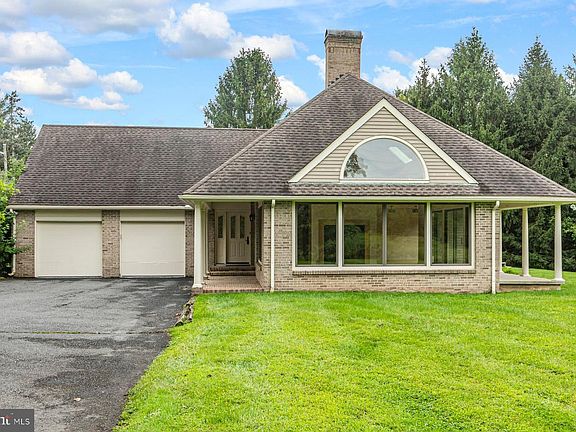 4th image of 9 Kimberly Ct