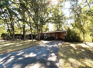 689 Magnolia Rd, Vineland, NJ 08360