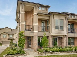 423 Via Regatta St, Webster, TX 77598