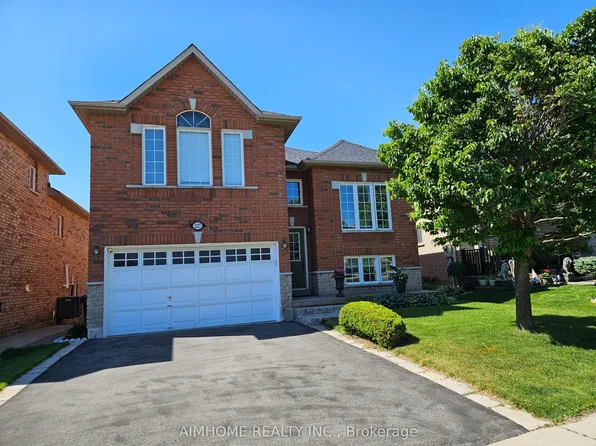 3227 Scotch Pine Gate, Mississauga, ON L5N 8E6
