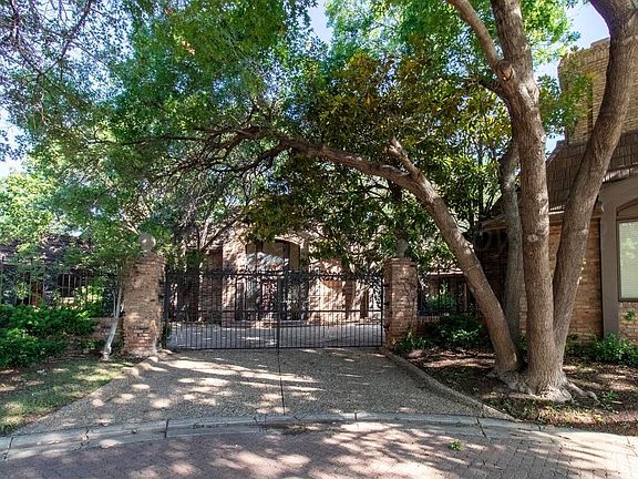 2nd image of 4 Quadrille St